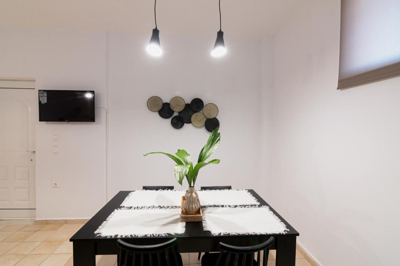 Bona'S Guest House Agia  ภายนอก รูปภาพ